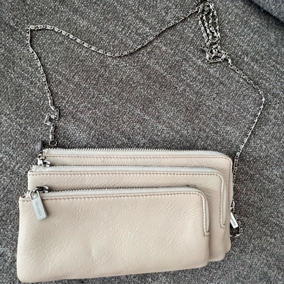Danier leather white clutch crossbody purse - like new condition - Picture 1 of 4